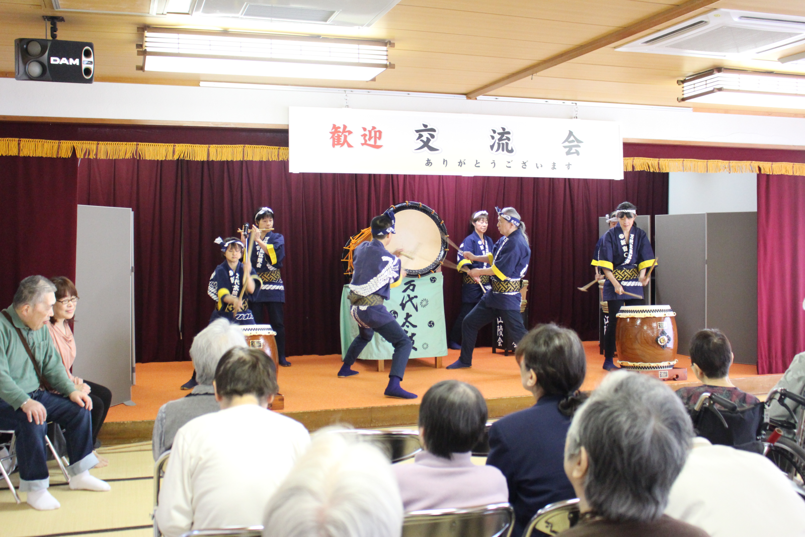 太鼓演奏のボランティアさん