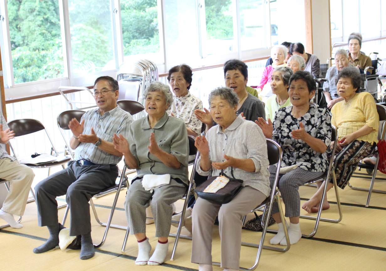 参加した皆さんも手拍子