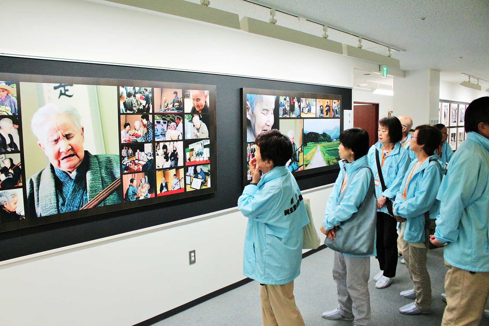 歴史資料館見学の様子