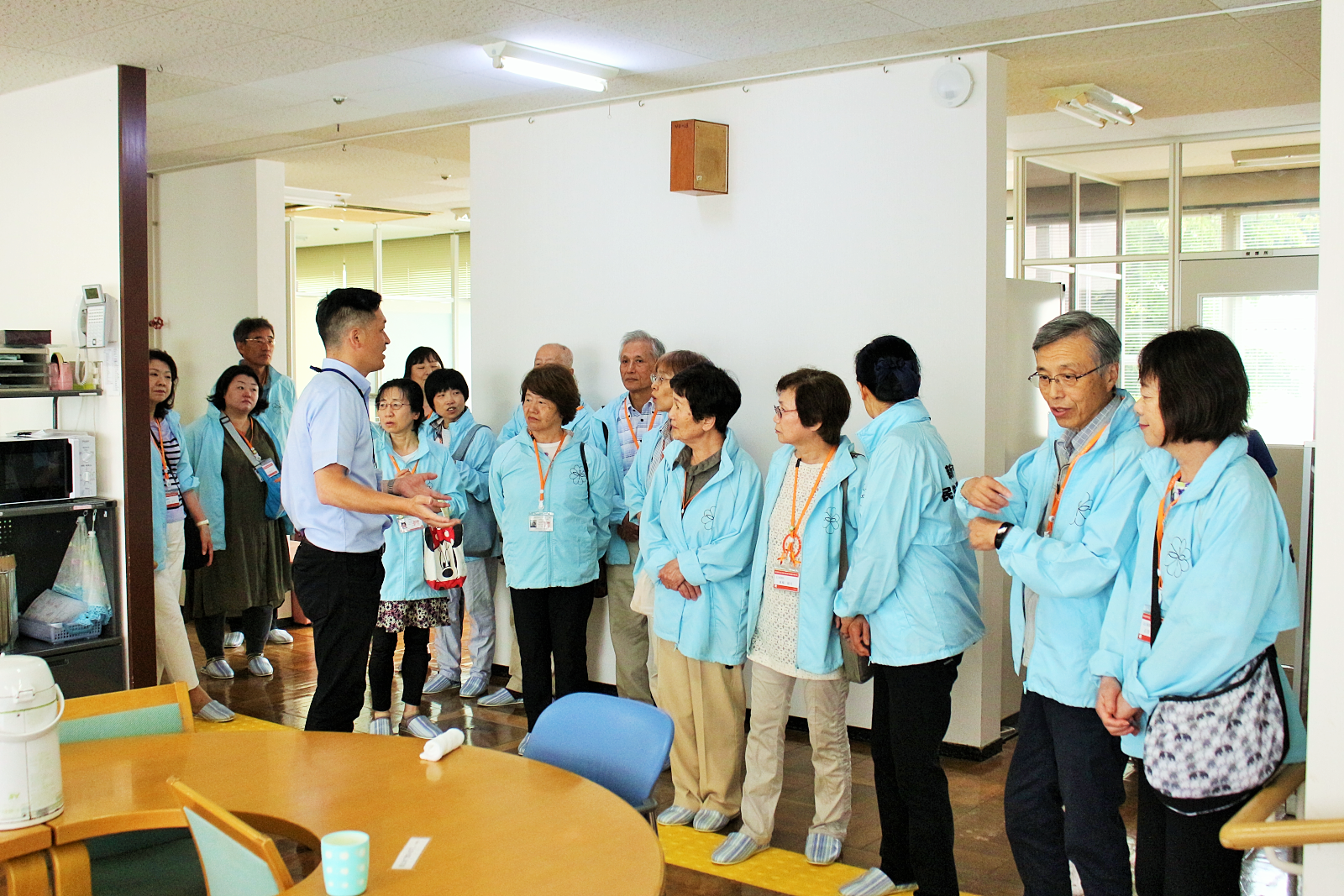 施設見学の様子