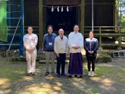 川合神社前にて
