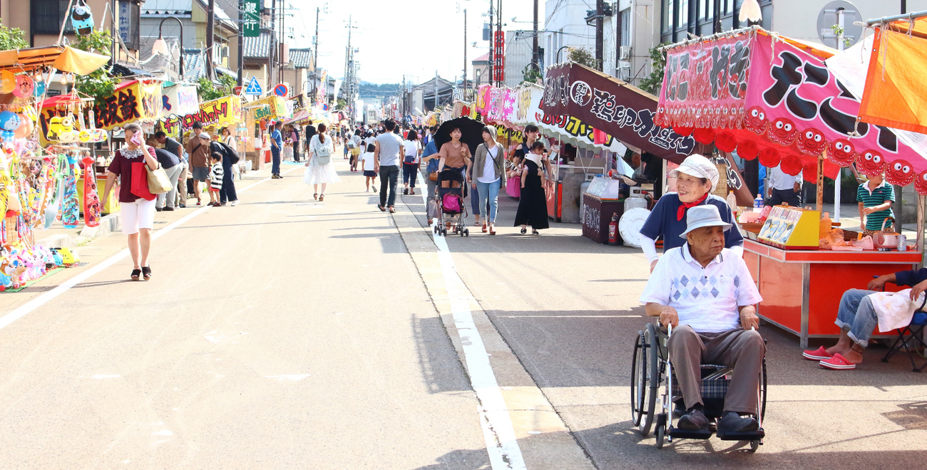 中条祭り見物